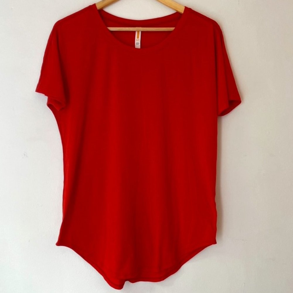 Lucy Brand Bright Poppy Red Tshirt Top Breathable - Size Small